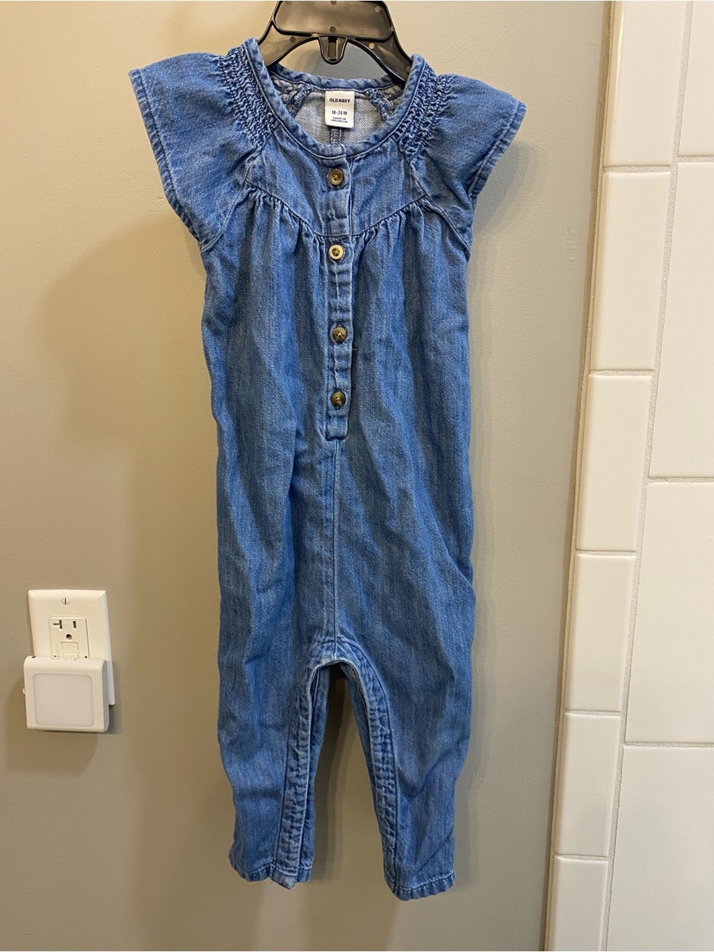 Old Navy Denim Romper / Size 18-24m / EUC